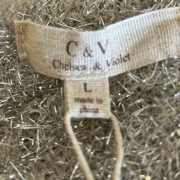 Chelsie&Violet silver/gray sparkly long sleeve v- neck cropped sweater nwt - Picture 4 of 6